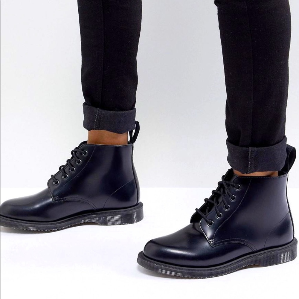 Dr. Martens Emmeline black leather boot US 9/UK 7/EU 41